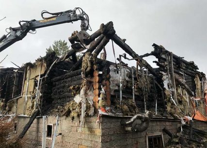 Демонтаж сгоревших домов профессионально